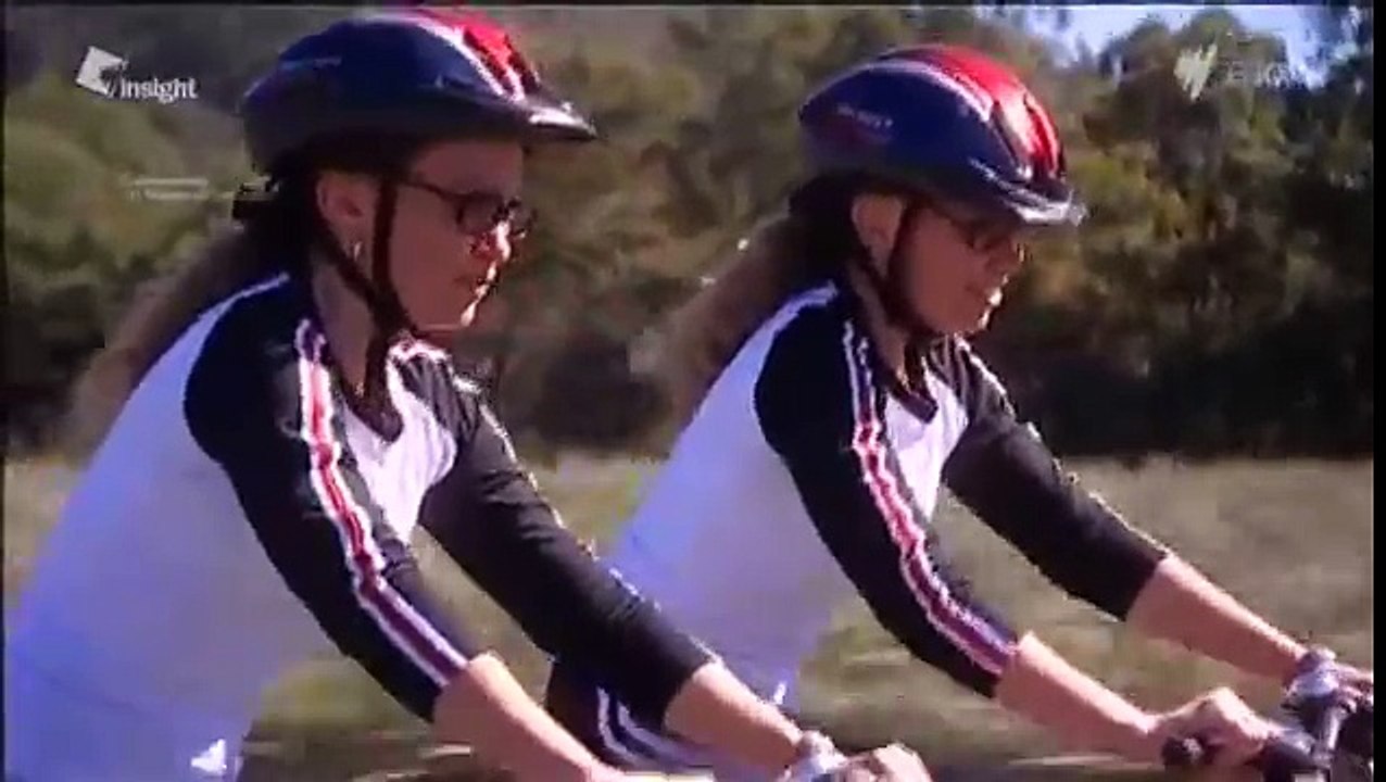 Deux sœurs jumelles vivent une relation ultra fusionnelle