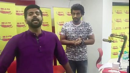 Arjun Kapoor Slaps Rj, Throws camera on ground