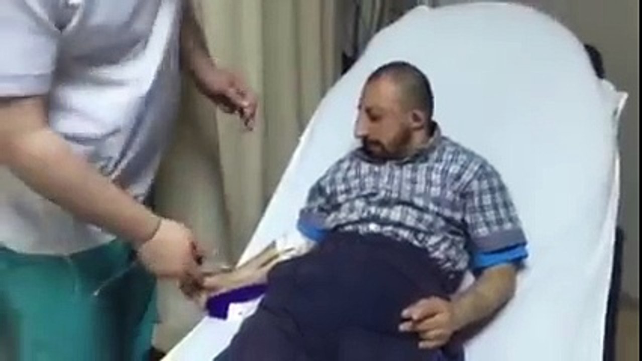 Köksal Baba Serum Yiyor