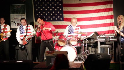 Todd Herendeen sings 'She's A Lady' Elvis Presley Memorial VFW 2015