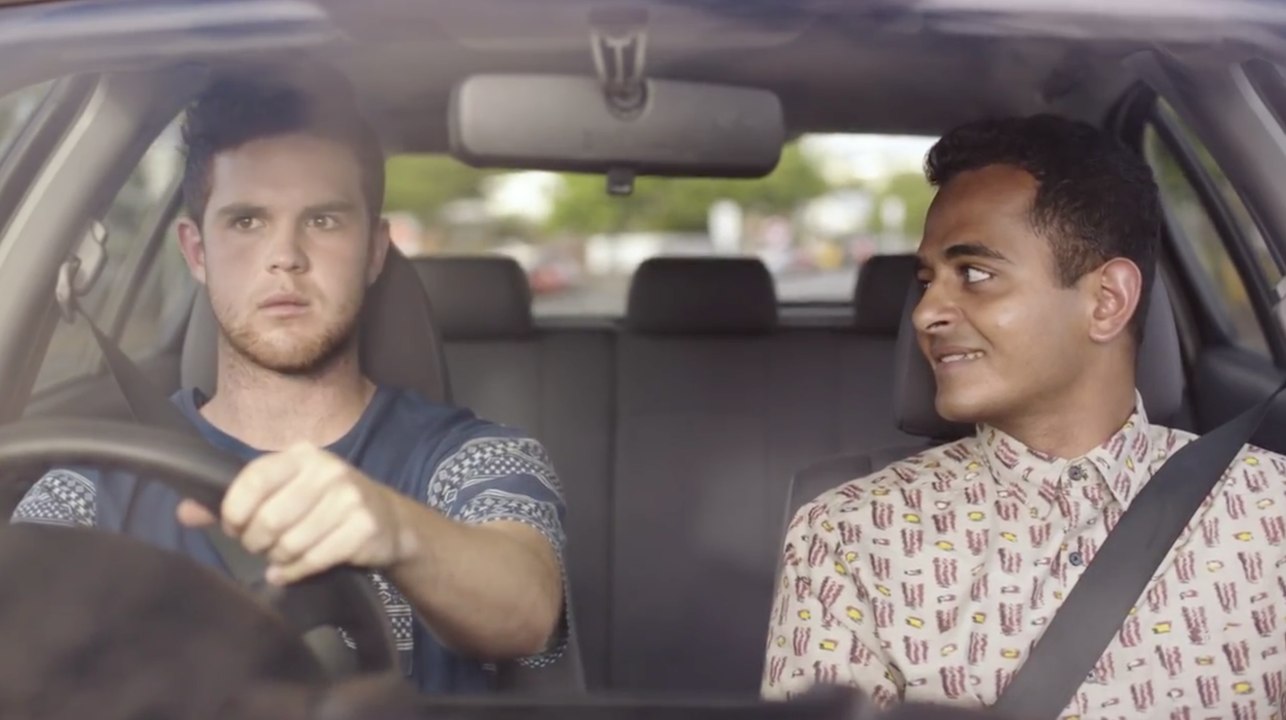 Campagne de prévention routière décalée contre l'usage du téléphone au volant