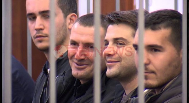 13 protestuesit lënë qelinë e burgut, gjykata jep detyrim paraqitje- Ora News- Lajmi i fundit-