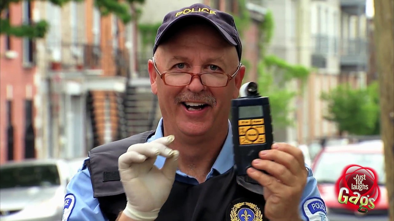 Police Officer Forces Drivers To Blow On Breathalyzer Prank