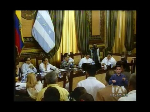 Correa sostiene que las cifras sobre deuda con municipios señaladas por algunos alcaldes son arbitrarias