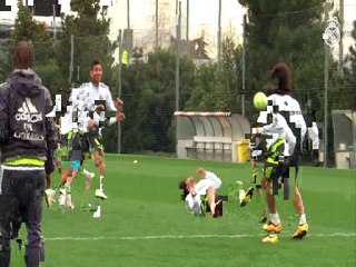 Zap foot du 23 mars_ Marcelo et Casemiro s'éclatent à l'entraînement, Ribéry fait le show, une reprise incroyable au futsal etc.