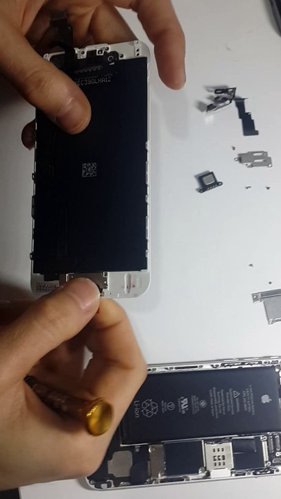 cep telefonu ekran değişimi sistem iletişim farkı ile