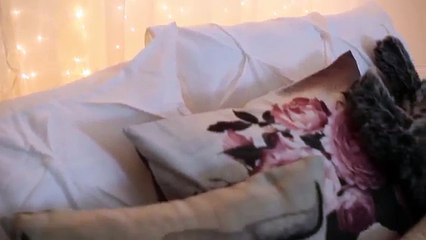 Appende Luci Natalizie Dietro Il Letto: La Creazione Finale è Economica E Bellissima