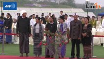 Myanmar President hosts state dinner as country enters new era