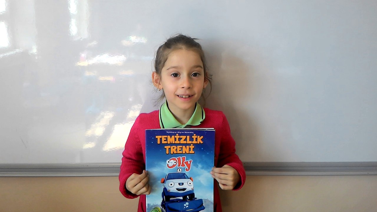 İrem ''temizlik treni'' adlı kitabı anlatıyor