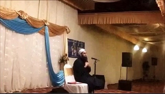 Junaid Jamshed Telling How He Inspired With Two Girls In His Show.....MUST WATCH