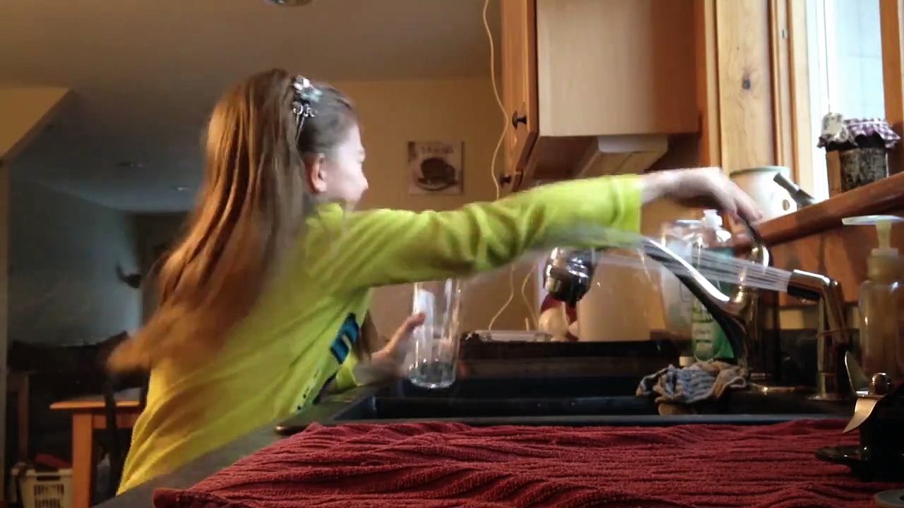 Des enfants piégés : poisson d'avril en avance - Compilation