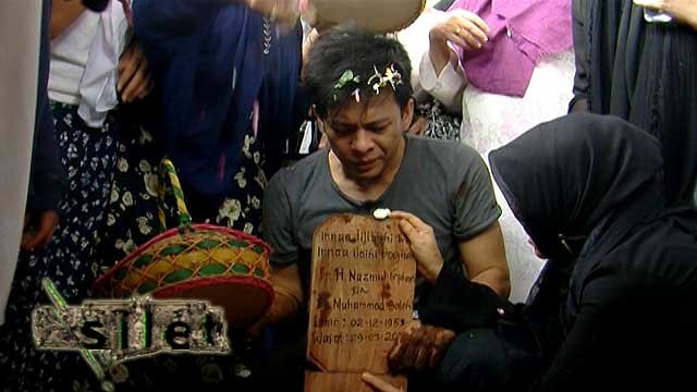 Prosesi Pemakaman Ayahanda Ariel - Silet 31 Maret 2016