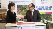 Signature de convention entre Radio France et l’AEFE au Salon européen de l’éducation