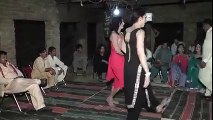 Girls mujra in party on stage with bad actions - desi girls video