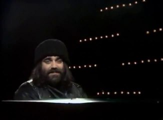 From souvenirs to souvenirs --- Demis Roussos