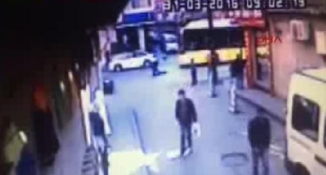 Rögar kapağını açıp atladı