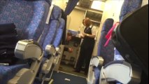 Egyptair: Secuestrador toma café con azafata mientras sujeta cables de su cinturón