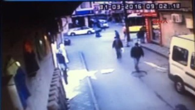 Rögar Kapağını Açtı, Kanalizasyona Böyle Atlayıp İntihar Etti