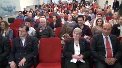 Karatay Uçakta Verilen Yemekleri Sağlıksız Buldu