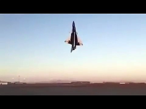 Pakistani Pilot Shows Amazing Aircraft Skills At Dubai Air Show