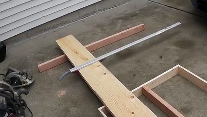DIY Gaming Table for $150(00h24m23s-00h24m54s)