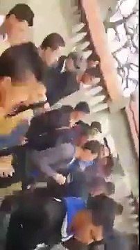 عاجل تالة القبض على ارهابي من قبل اهالي مدينة تالة على متن سيارة من نوع TOYOTA HILUX و معه أسلحة