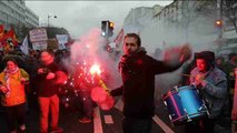 Sindicatos y estudiantes ponen en jaque la reforma laboral de Hollande