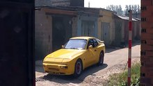 PORSCHE 944