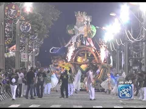 ZOOM NA FOLIA - DESFILE DA VILAGE NO SAMBA (2016)