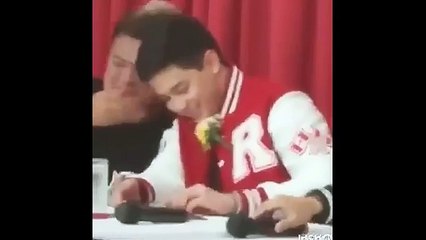 AlDub update March 25, 2016 Part 7- Alden Richards, may sini-search sa phone habang nasa presscon -