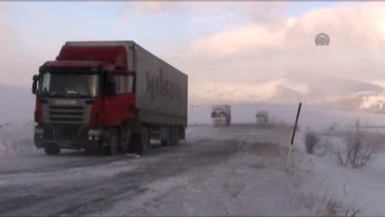 Ardahan'da Kar ve Tipi Ulaşımı Aksattı