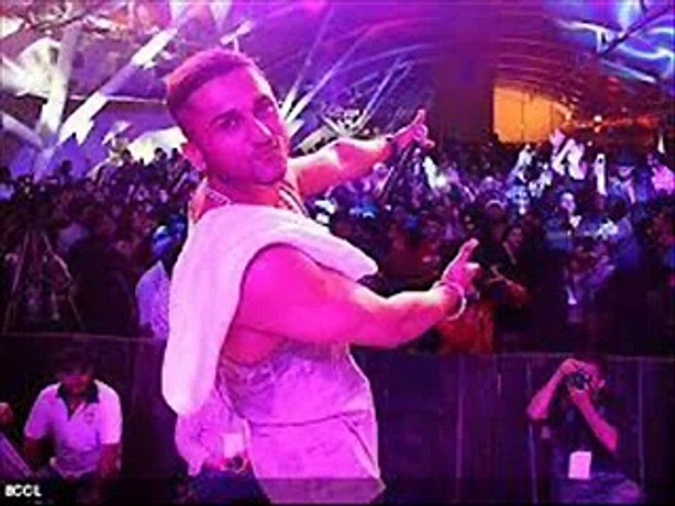 Wakh- Tu Mera 22 Main Tera 22 Official Video Song HD - Ft. Yo Yo Honey Singh & Amrinder Gill - Punjabi Songs