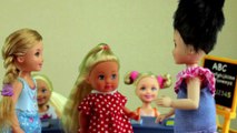 Куклы Барби и Штеффи Розыгрыши на 1 апреля в школе Человек Паук Учительница игры для девочек