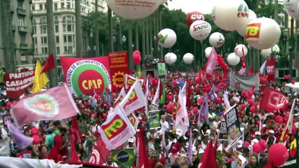 Manifestação contra o impeachment na Sé