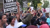 مهاجرون يتظاهرون في اثينا مطالبين ب