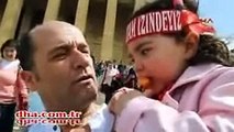 2,5 yaşındaki Düş Atan'ın Atatürk uyansın artık diye ağlıyor