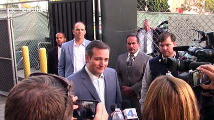 Ted Cruz talks and poses for selfies after Jimmy Kimmel Show