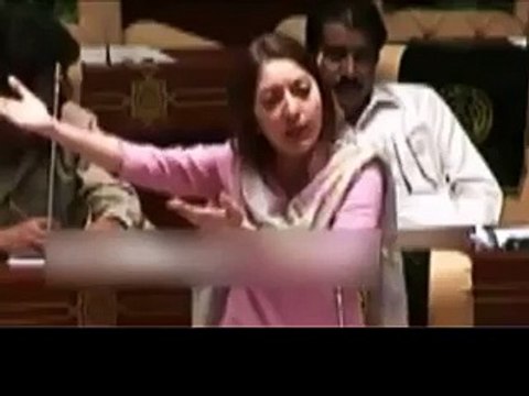 شرمیلا فاروقی کی بغیر شلوار کی ڈانس ویڈ یو نے انٹرنیٹ پر دھوم مچا دی ۔ دیکھیں