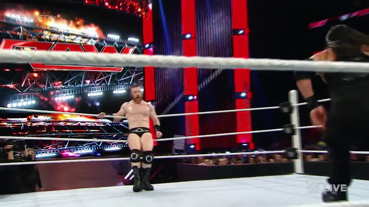 Roman Reigns vs. Sheamus - WWE World Heavyweigh...