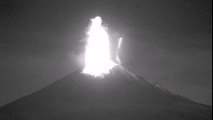 ¿Cómo se ve de noche una erupción volcánica?