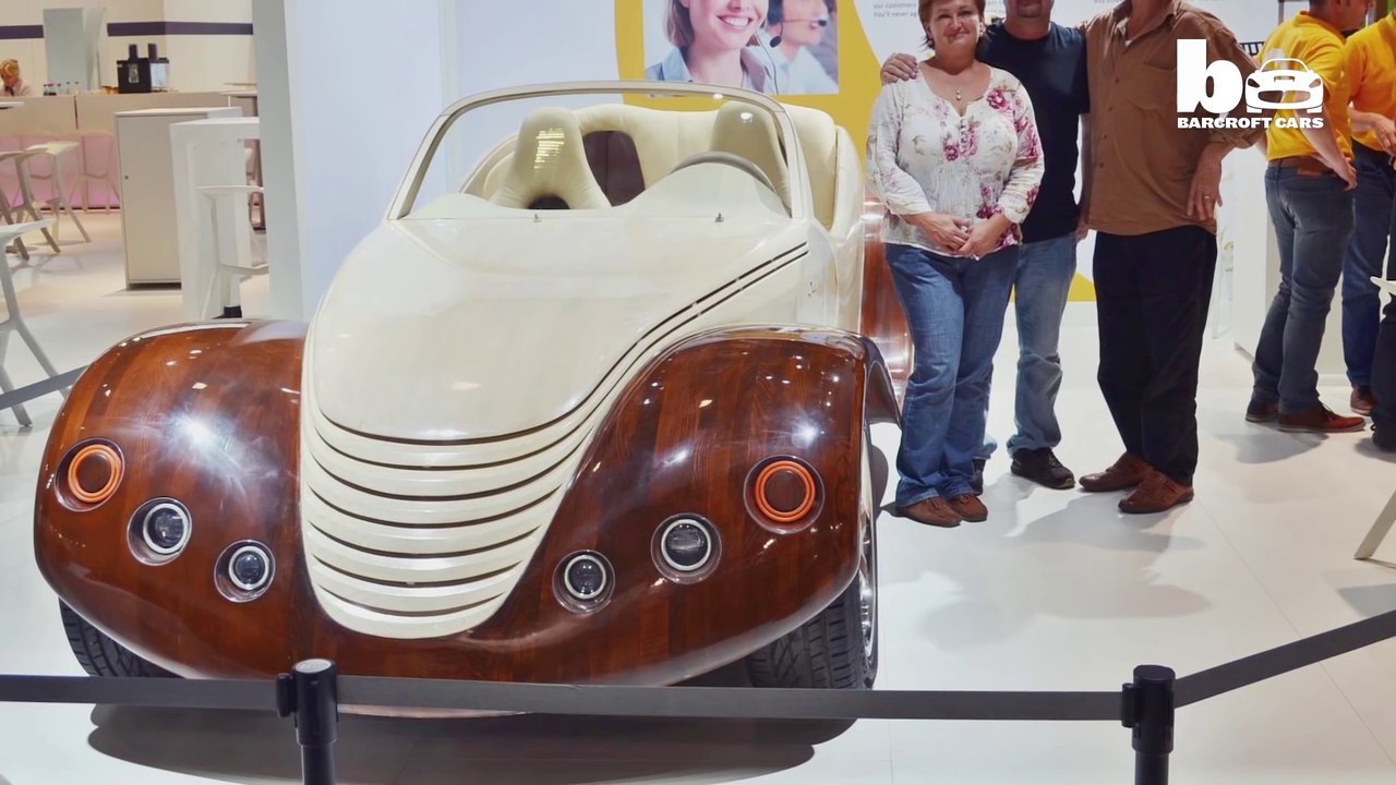 Il construit une voiture en bois pour 20000$ qui fonctionne !