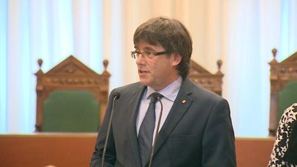 Puigdemont responde a Montoro que la gestión de los ayuntamientos independentistas genera "superávit"