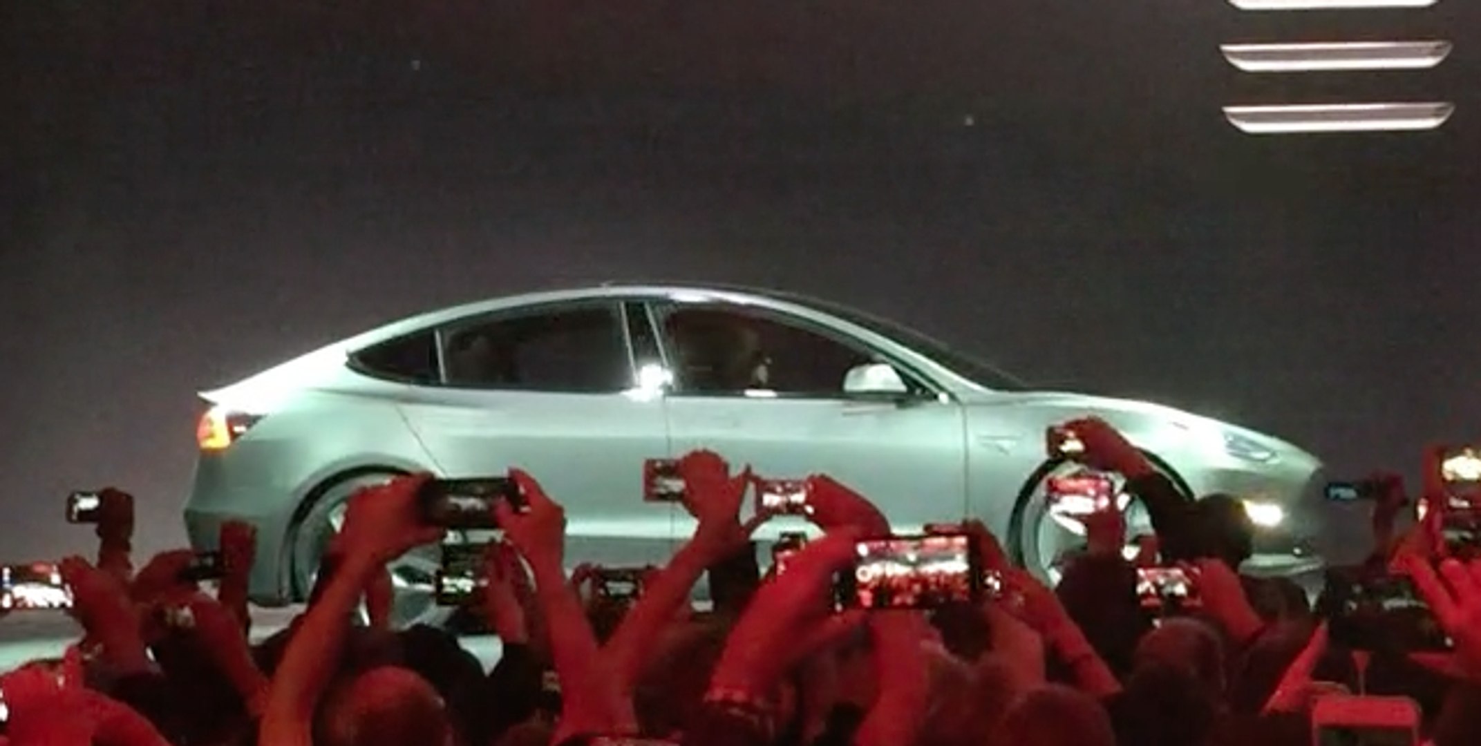 ⁣Tesla Model 3 (2017)