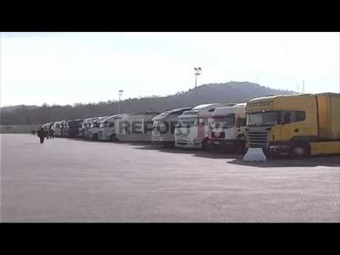 Report TV - INSTAT: Tremujori i fundit i 2015 xhiro e sektorit të industrisë bie 4,4 %