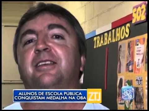 24-11-2015 - ALUNOS RECEBEM MEDALHA DA OBA - ZOOM TV JORNAL