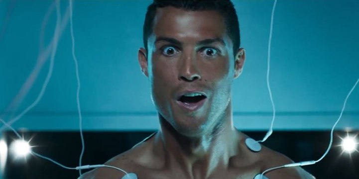Le Zap : CR7 le cyborg, le jet privé de Benzema, le clip de rap d'Aubameyang
