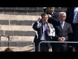 Davutoğlu Sur'daki Ulu Camii önünde vatandaşlara hitap etti