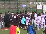Şanlıurfa'da futbol maçında kavga futbolcular hakemleri hastanelik ettiler