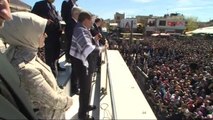 Diyarbakır Başbakan Davutoğlu Hasanapaşa Hanı'nda Parti Otobüsünden Vatandaşlara Seslendi--2