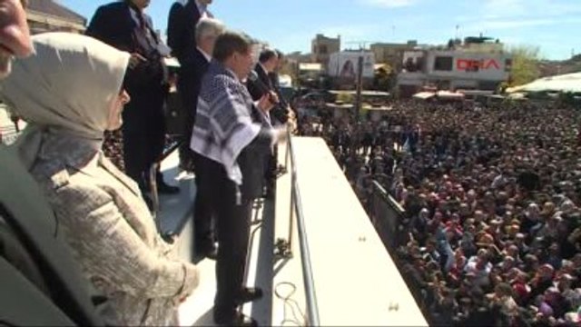 Diyarbakır Başbakan Davutoğlu Hasanapaşa Hanı'nda Parti Otobüsünden Vatandaşlara Seslendi 2